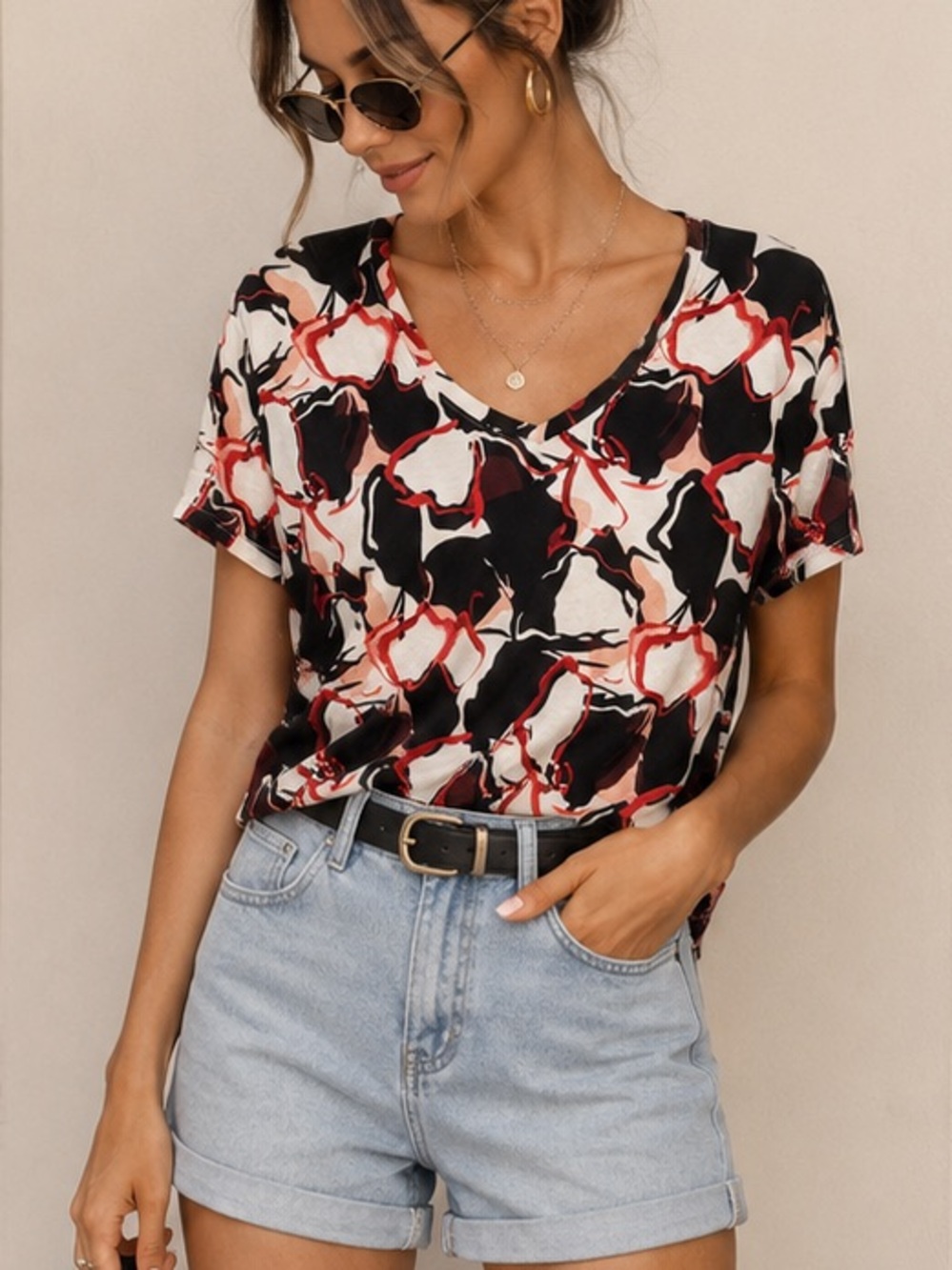 NWOT Nine West Abstract V-Neck Short Sleeve Top in Black, White & Red - Picture 1 of 8